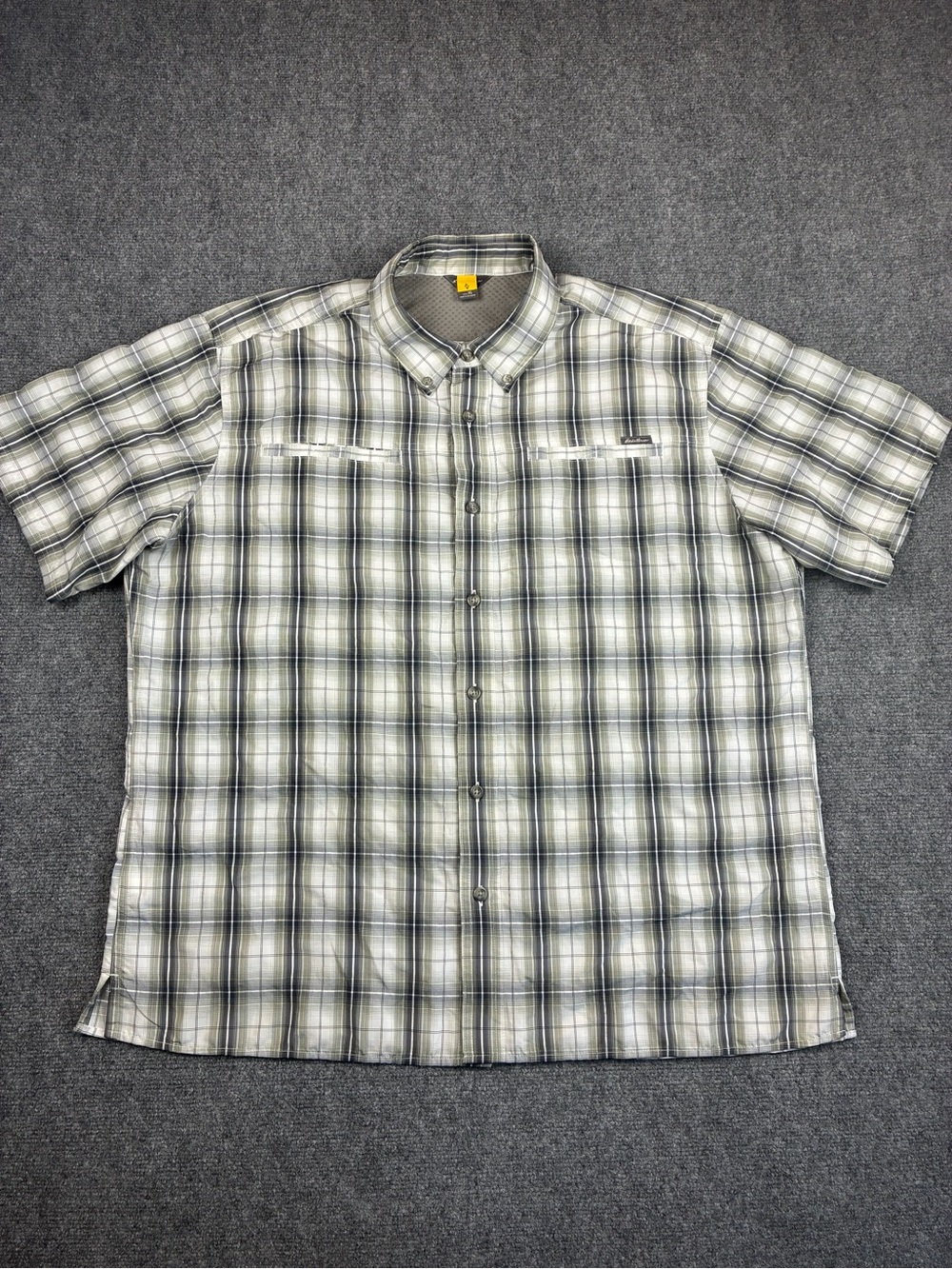 Eddie Bauer Men’s Travex Plaid Short-Sleeve Button-Down Shirt